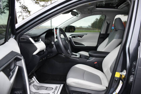 2020 Toyota RAV4 XLE Premium