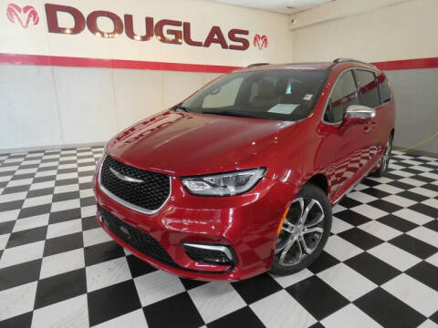 2024 Chrysler Pacifica Pinnacle Photo
