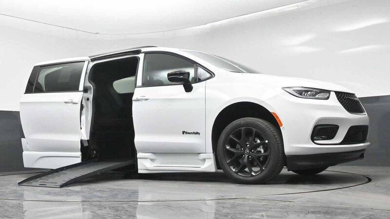 2026 Chrysler Pacifica Select