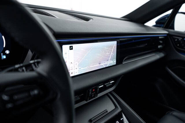 2025 Porsche Macan 4 Electric