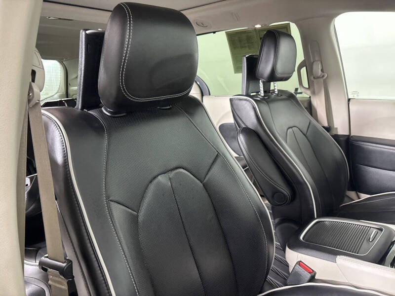 2022 Chrysler Pacifica Hybrid Limited