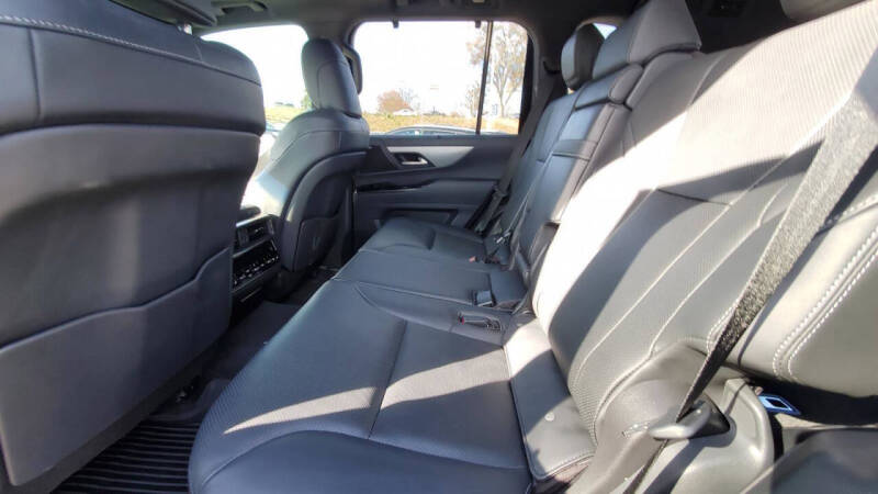 2024 Lexus LX 600 F SPORT Handling