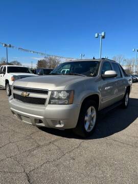 2008 Chevrolet Avalanche for sale at R&R Car Company in Mount Clemens MI