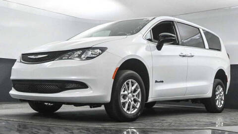 2025 Chrysler Voyager LX