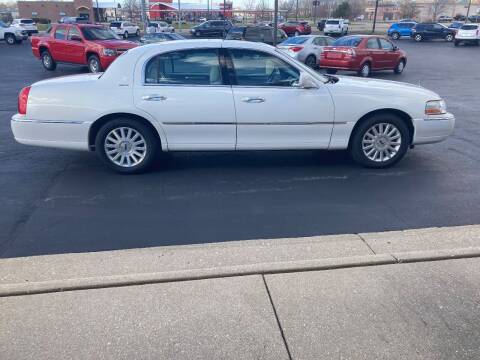 2003 Lincoln Town Car for sale at Auto Outlets USA in Rockford IL