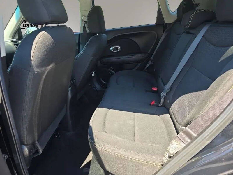 2016 Kia Soul +