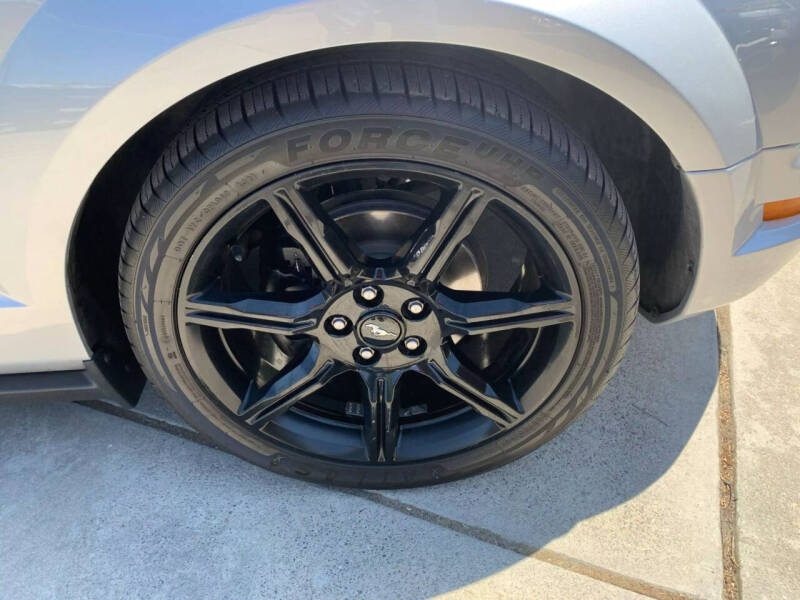 2006 Ford Mustang V6 Deluxe