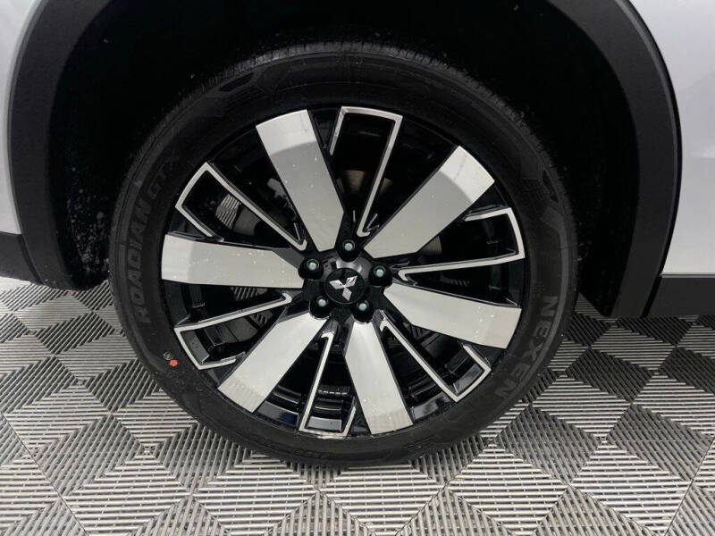 2026 Mitsubishi Outlander SE