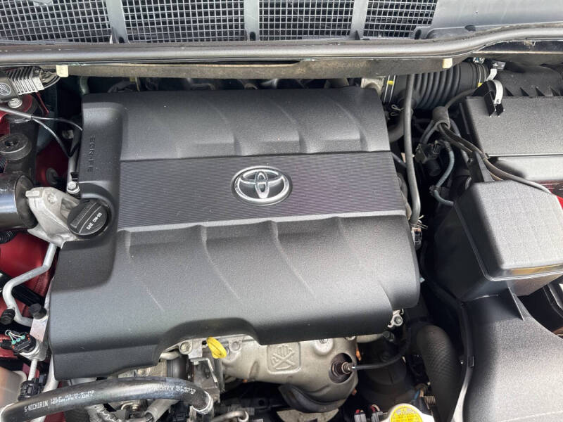 2015 Toyota Sienna LE 7-Passenger Auto Access Seat