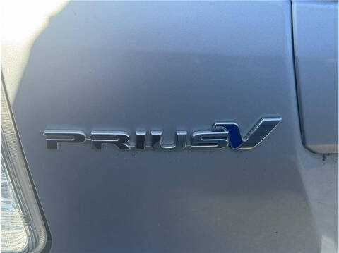 2012 Toyota Prius v Three