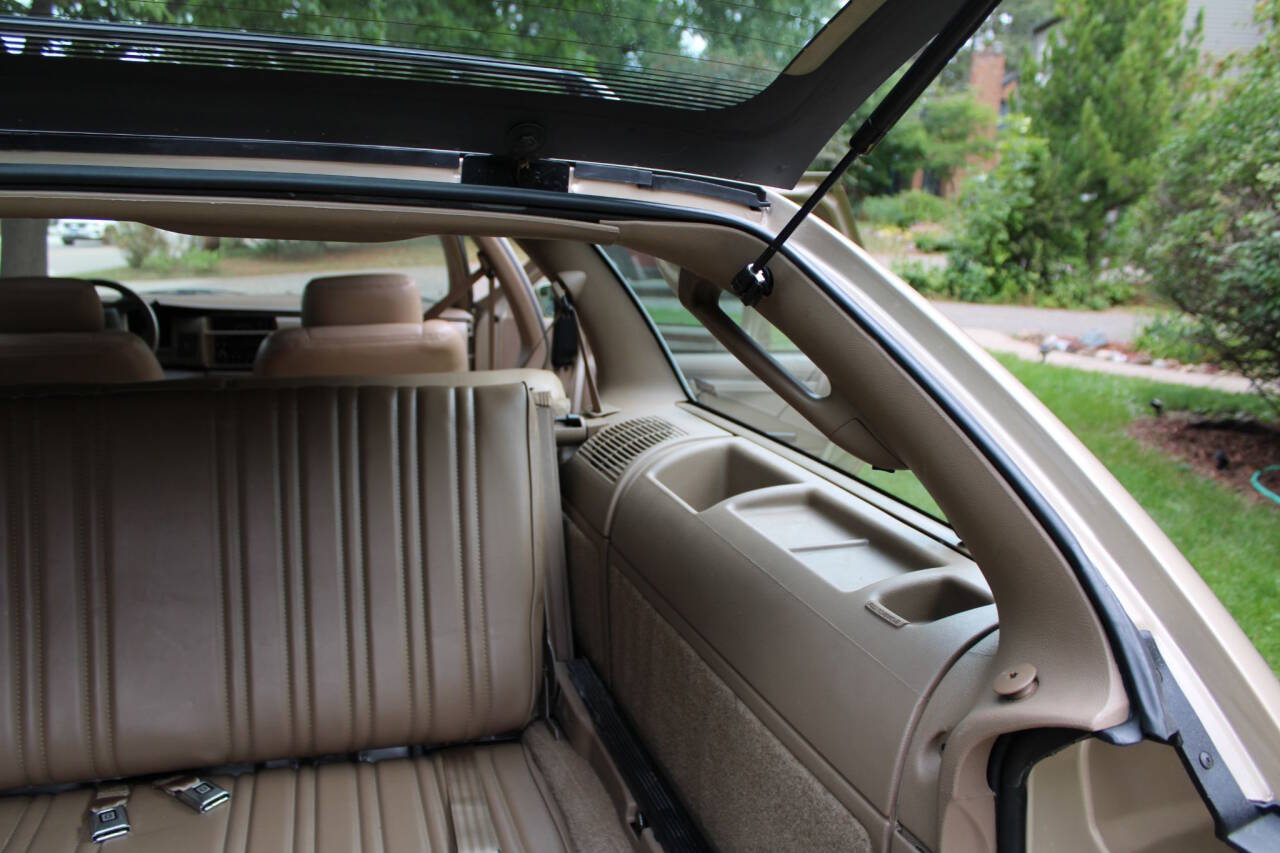 1996 Buick Roadmaster 28