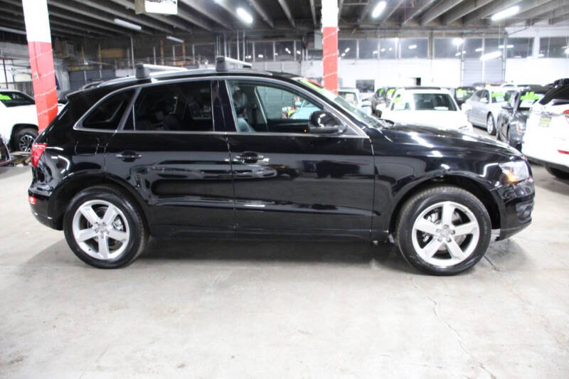 2011 Audi Q5 2.0T quattro Premium Plus