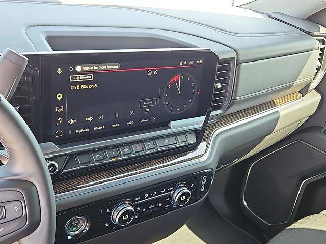 2024 GMC Sierra 1500 Elevation