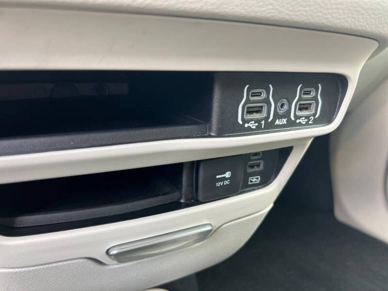 2022 Chrysler Pacifica Touring L