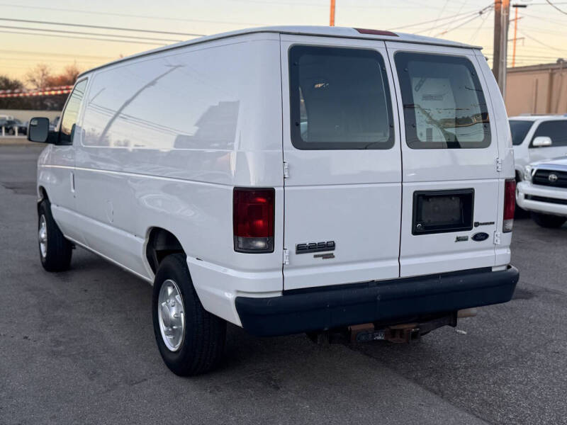 2011 Ford E-Series E-250