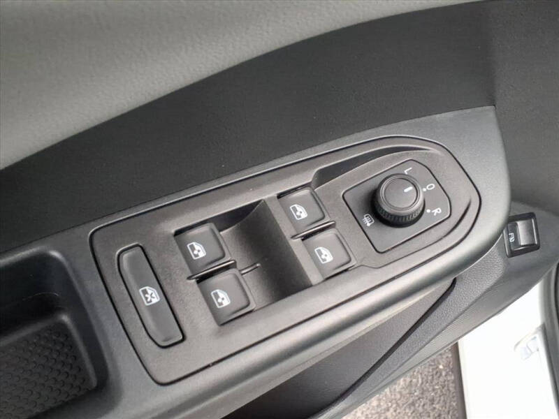 2023 Volkswagen Taos SE 4Motion