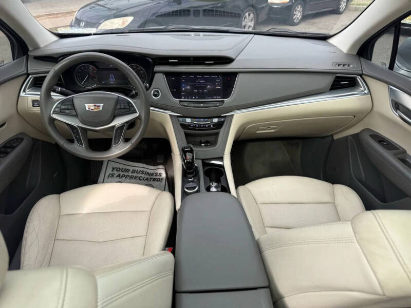 2020 Cadillac XT5 Premium Luxury