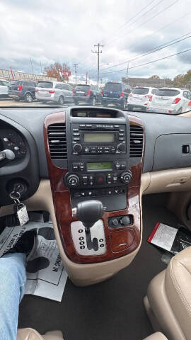 2008 Hyundai Entourage Limited