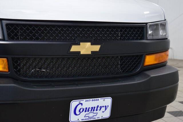 2025 Chevrolet Express LS 3500