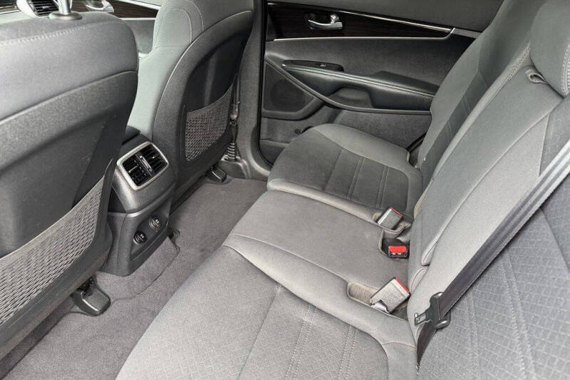 2020 Kia Sorento S V6
