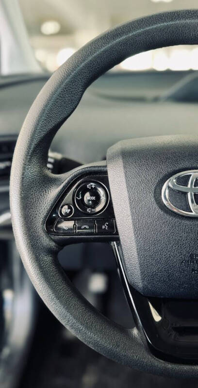 2021 Toyota Prius XLE