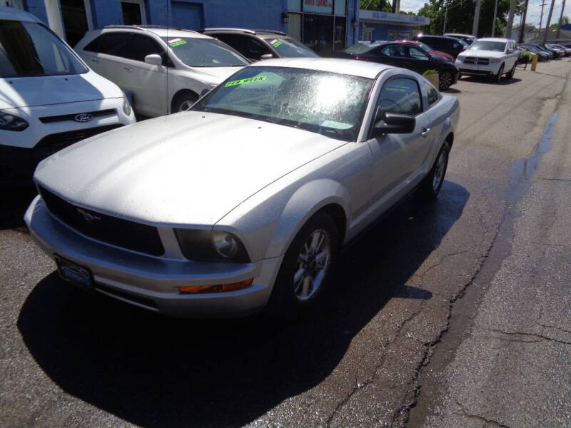 Used 2007 Ford Mustang Deluxe with VIN 1ZVFT80N675209877 for sale in Hamilton, OH