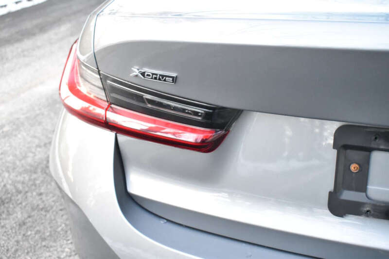 2024 BMW 3 Series 330i xDrive