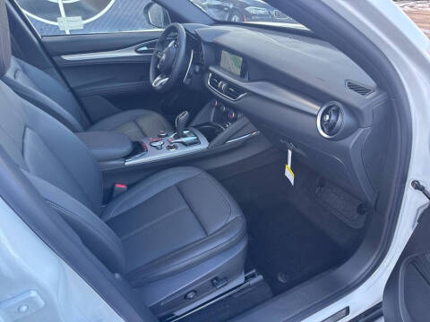 2025 Alfa Romeo Stelvio