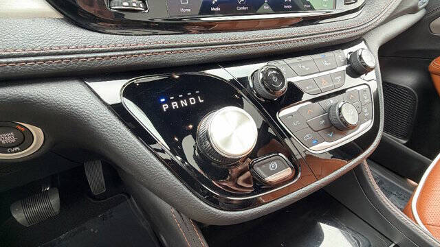 2024 Chrysler Pacifica Plug-In Hybrid Pinnacle