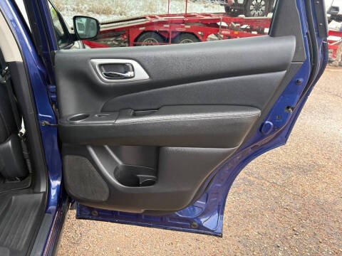 2020 Nissan Pathfinder SL