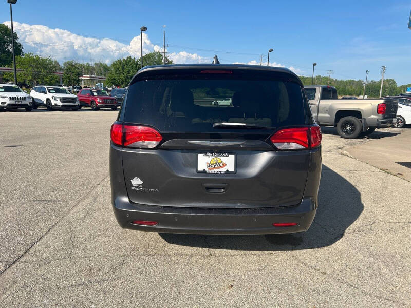 2017 Chrysler Pacifica Touring