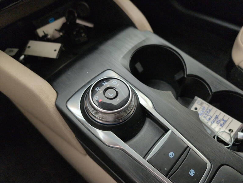 2022 Ford Escape SEL