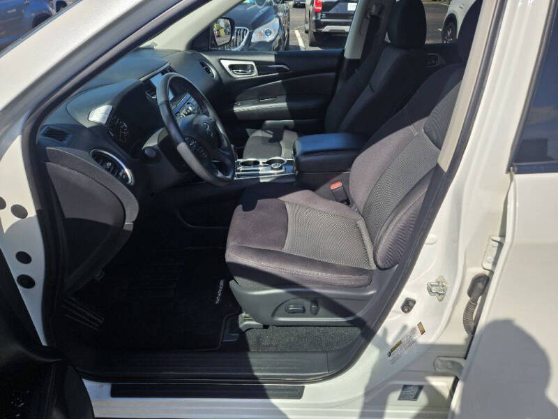 2020 Nissan Pathfinder SV