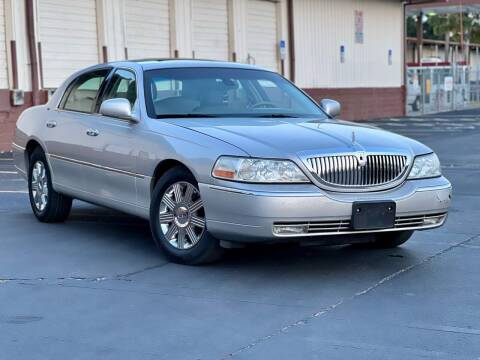 2003 Lincoln Town Car for sale at EASYCAR GROUP in Orlando FL