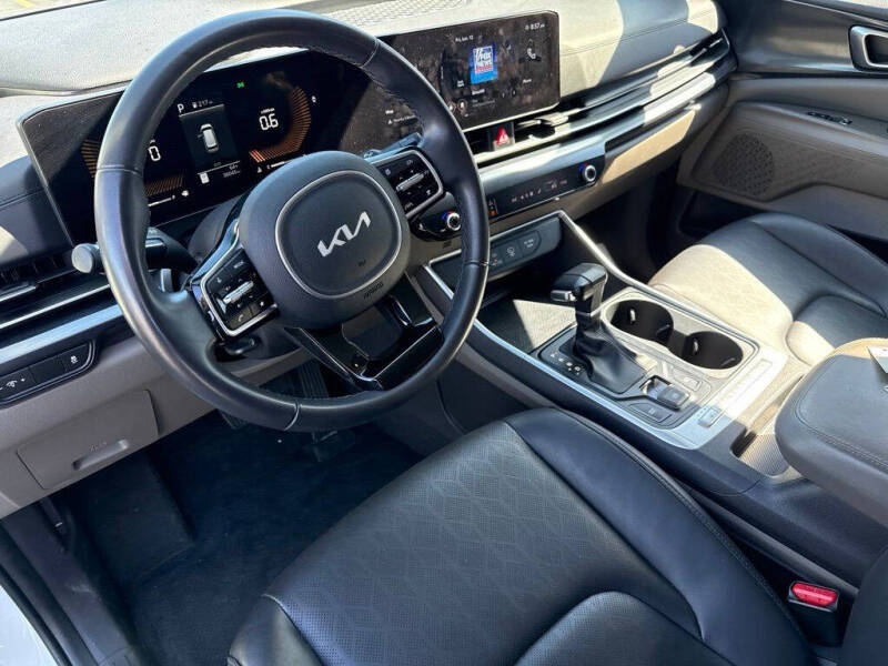 2025 Kia Carnival LXS