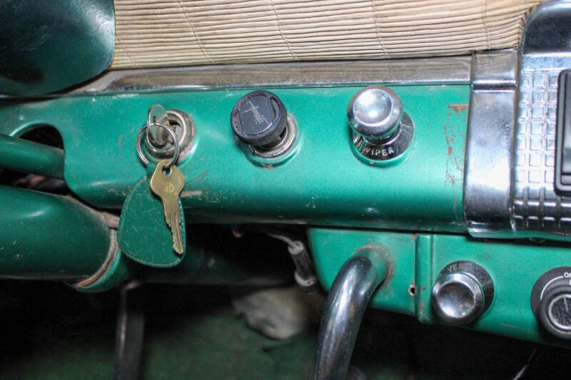 1953 Kaiser Manhattan