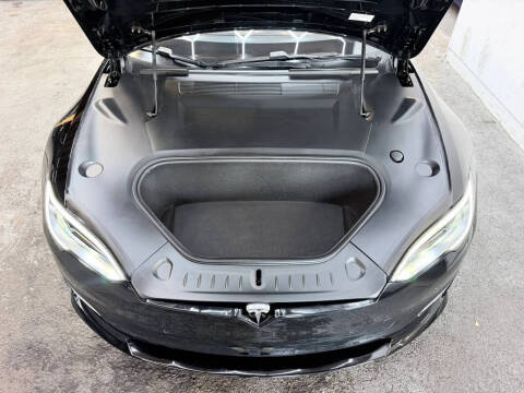 2022 Tesla Model S Plaid