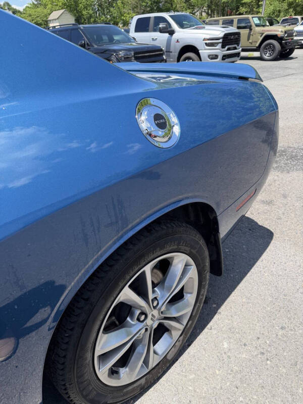 2021 Dodge Challenger SXT