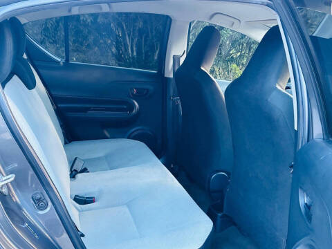 2015 Toyota Prius c One