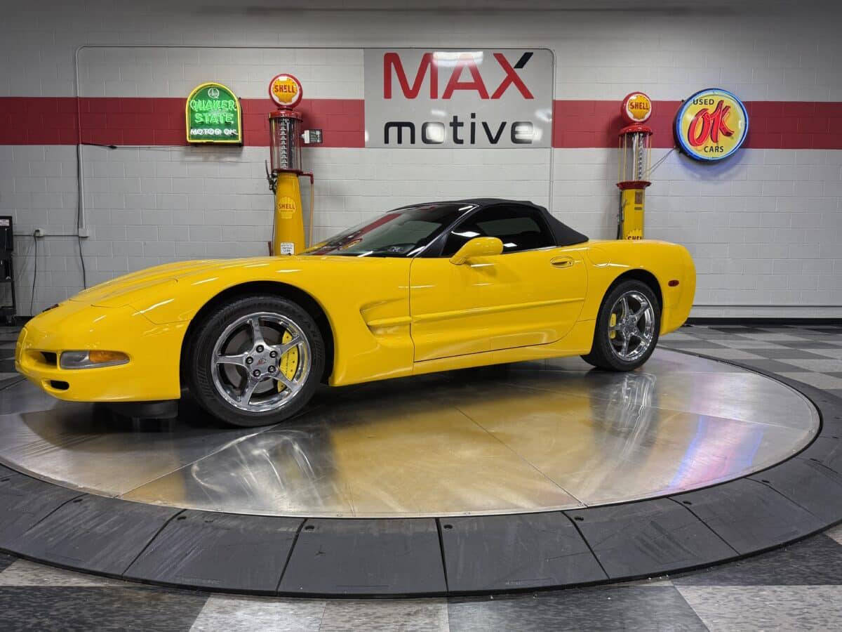 2004 Chevrolet Corvette 13