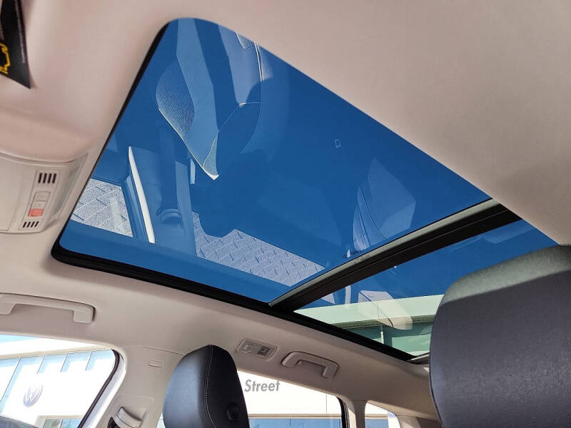 2026 Volkswagen Taos SE