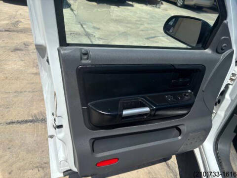 2006 Mitsubishi Raider LS