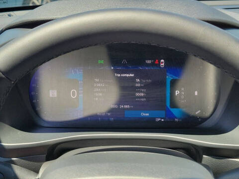2023 Volvo XC40 B5 Plus Bright Theme