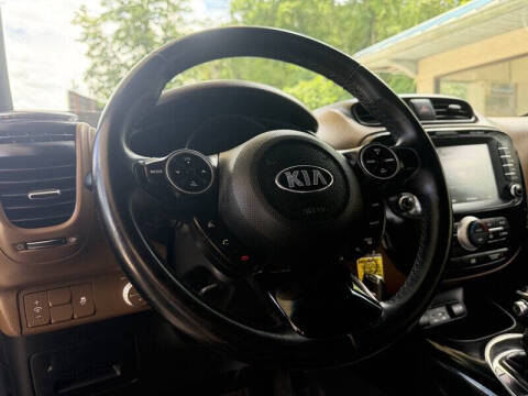 2016 Kia Soul +