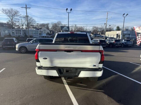 2022 Ford F-150 Lightning Platinum