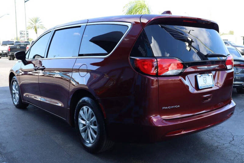 2017 Chrysler Pacifica Touring