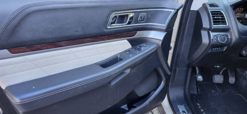 2017 Ford Explorer Platinum