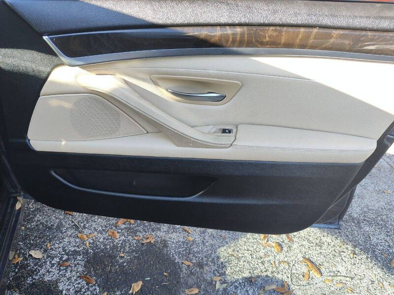 2016 BMW 5 Series 528i