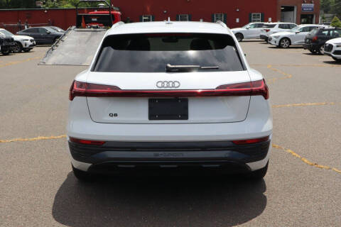 2024 Audi Q8 e-tron quattro Premium Plus