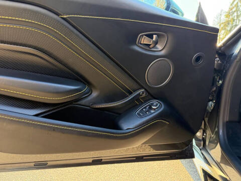 2019 Aston Martin Vantage